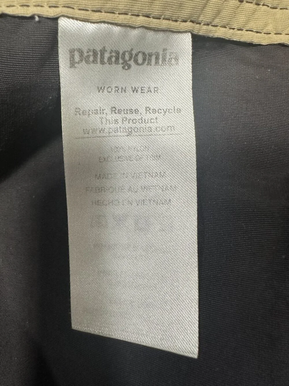 Patagonia Wavefarer Board Shorts Mens 346 Gray Nylon 50 UPF sun protection tie